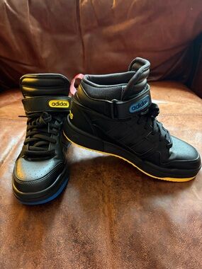 Adidas Postmove Mid Top Basketball Shoes Size US 5